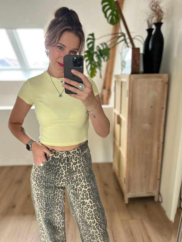 Top cropped 5156 Geel