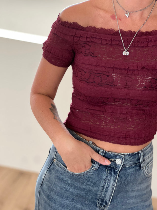 Top Off shoulder ruffle bordeaux 23428